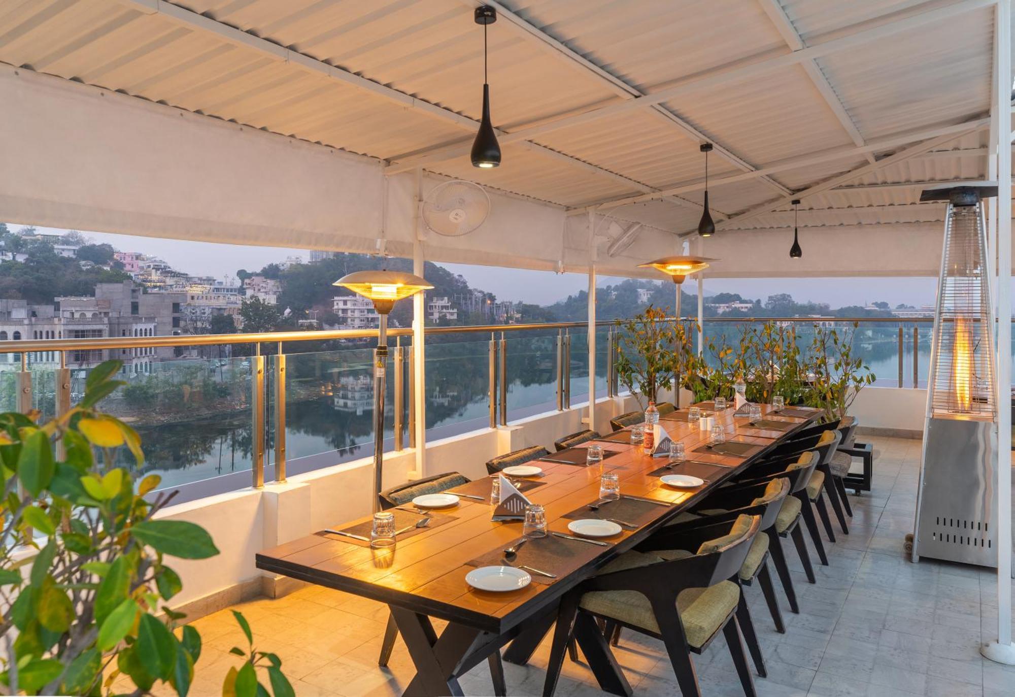 Rajdarshan - A Lake View Hotel In Udaipur Esterno foto